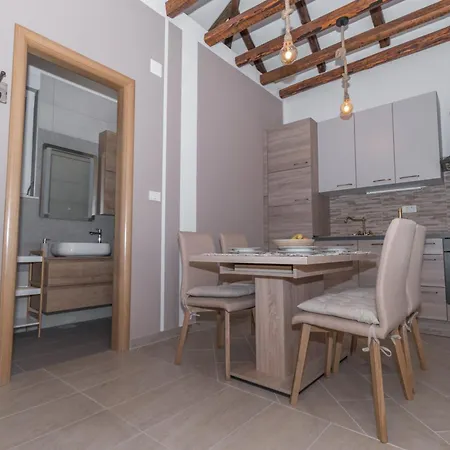 Ivan Apartment *